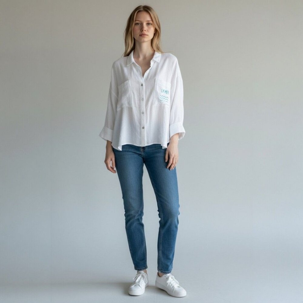 Magaschoni white button-up shirt embroidered "La Mer" Size XL new with tags